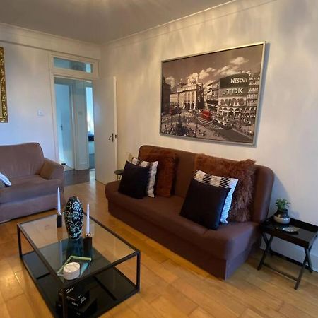 2 Bedroom Flat In Camberwell Green - Central Location With Excellent Connections To Tourist Attractions And Main London Airports エクステリア 写真