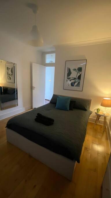 2 Bedroom Flat In Camberwell Green - Central Location With Excellent Connections To Tourist Attractions And Main London Airports エクステリア 写真