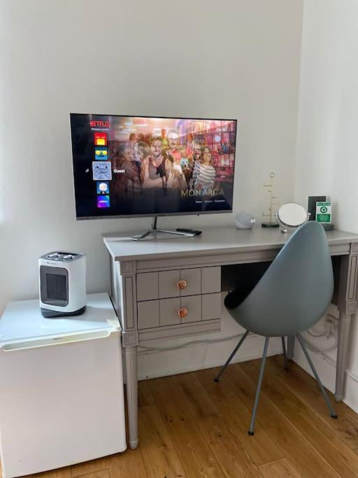 2 Bedroom Flat In Camberwell Green - Central Location With Excellent Connections To Tourist Attractions And Main London Airports エクステリア 写真