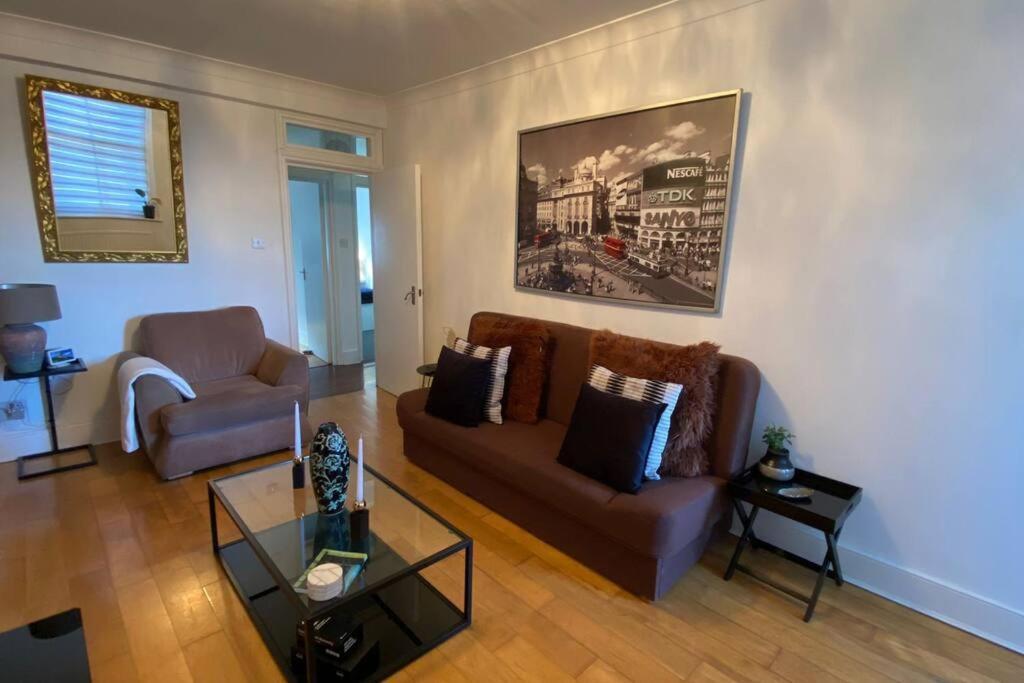 2 Bedroom Flat In Camberwell Green - Central Location With Excellent Connections To Tourist Attractions And Main London Airports エクステリア 写真